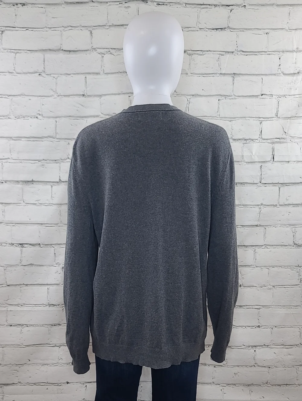 Banana Republic Premium Luxe Knit Men's V-Neck Long Sleeve Relaxed Sweater Gray